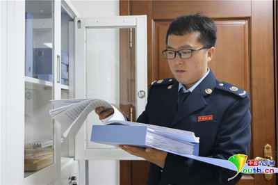 雷濤:從&ldquo;多面手&rdquo;到&ldquo;突擊手&rdquo; 做&ldquo;學習型&rdquo;稅務人